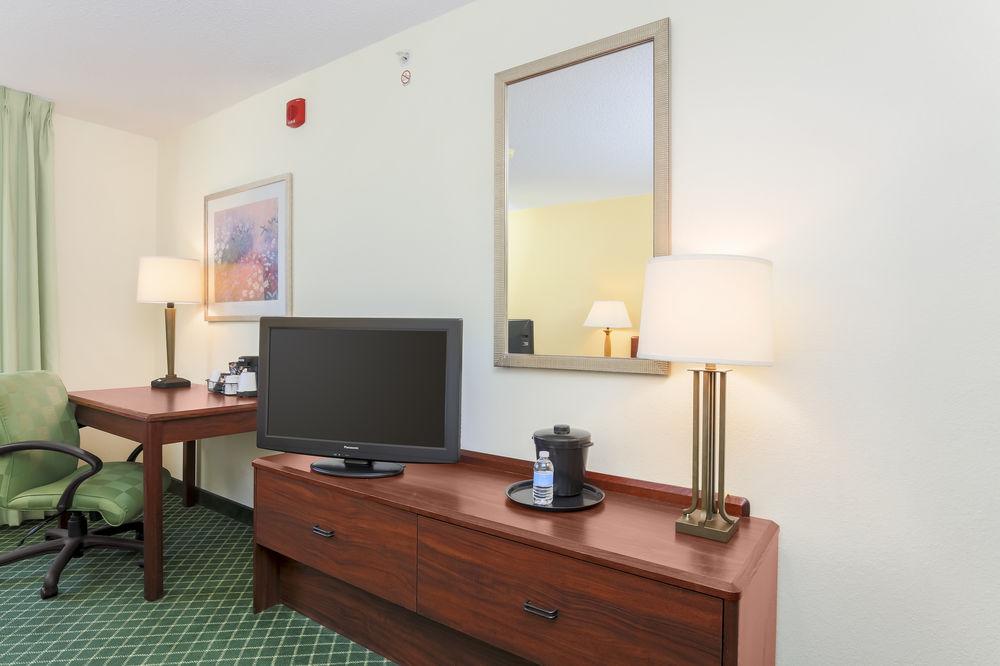 Fairfield Inn Erie Millcreek Mall Extérieur photo
